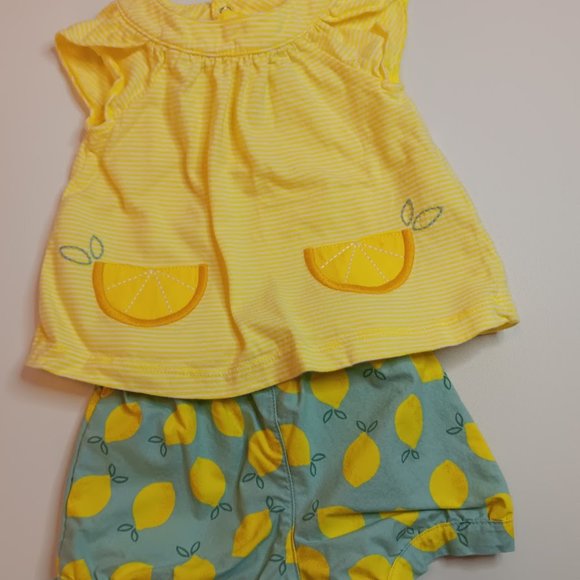 Baby Girls NB to 6-9M Lot - Carters, Janie&Jack, Armani Baby, Little Me - Picture 6 of 11